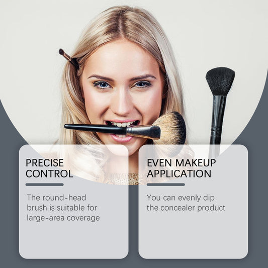 Black Concealer Brush with Soft Bristles