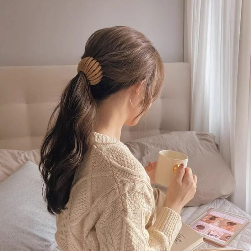 Retractable Hair Bun Maker Clip