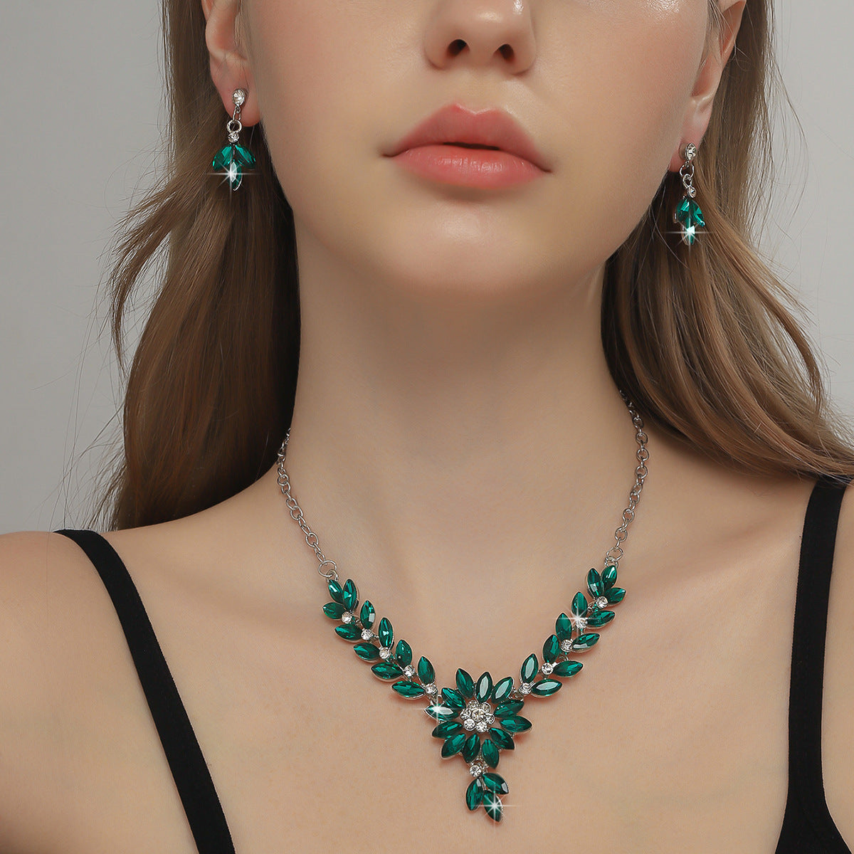 Vintage Floral Alloy Necklace and Earrings Set
